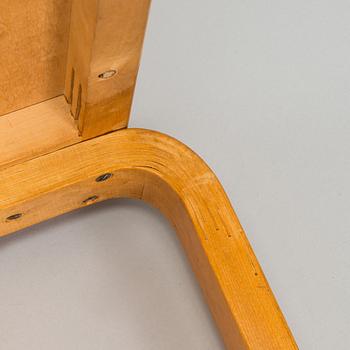 Alvar Aalto, bord, modell 82 för O.Y. Huonekalu- ja Rakennustyötehdas A.B. 1900-talets mitt.