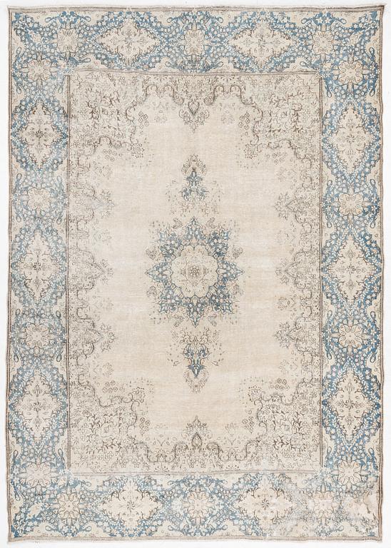 A carpet, vintage design, approx. 423 x 300 cm.