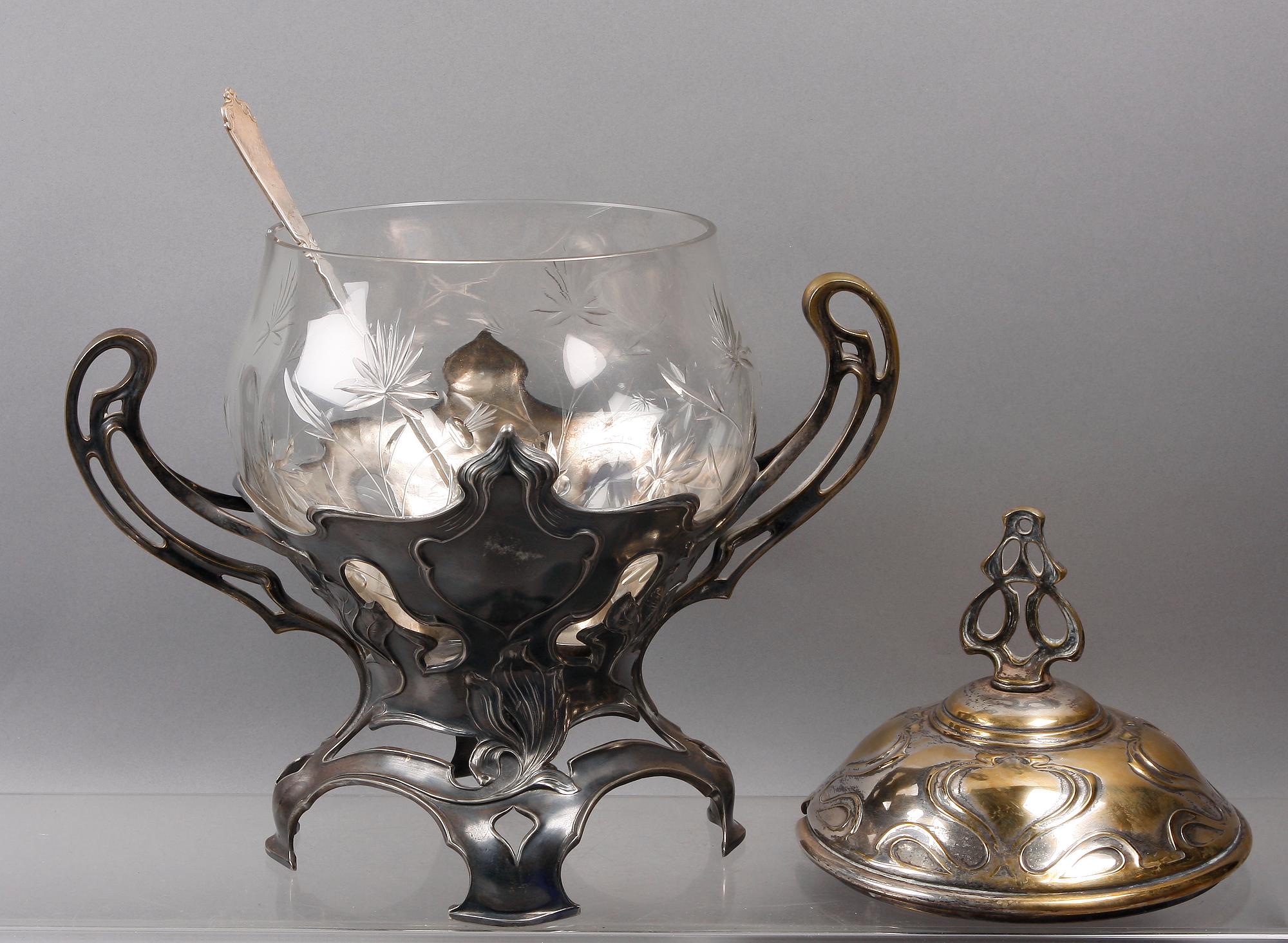 BÅLSKÅL, glas och nysilver, jugend, 1900-talets början. Troligen Tyskland.