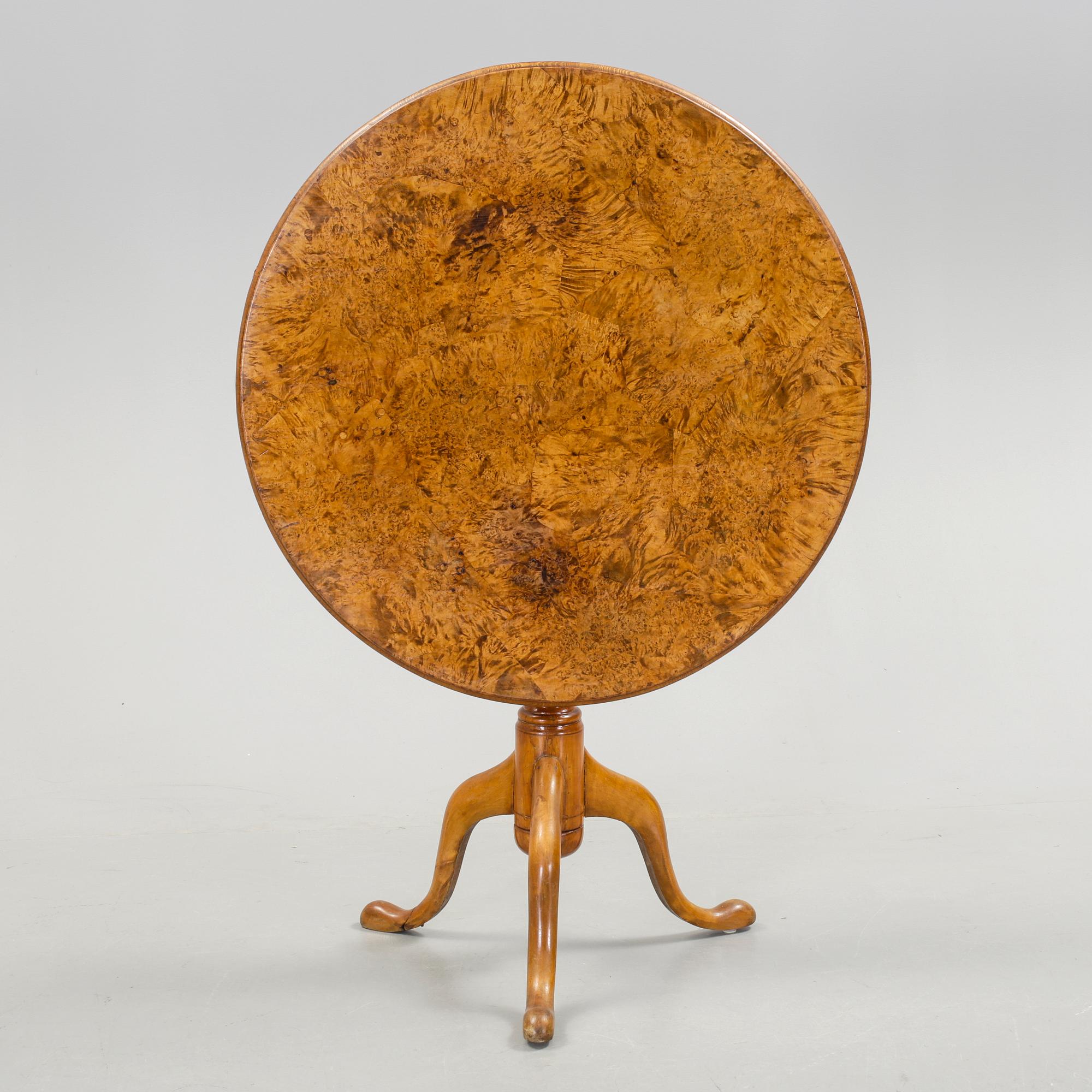 FÄLLBORD, av Jacob Sjölin (mästare i Köping och Kungsör 1767-1785).