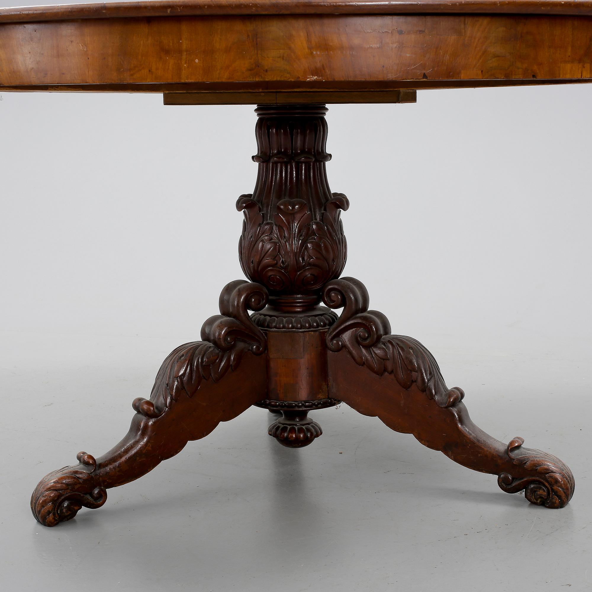 BORD, nyrokoko, 1800-talets andra hälft.