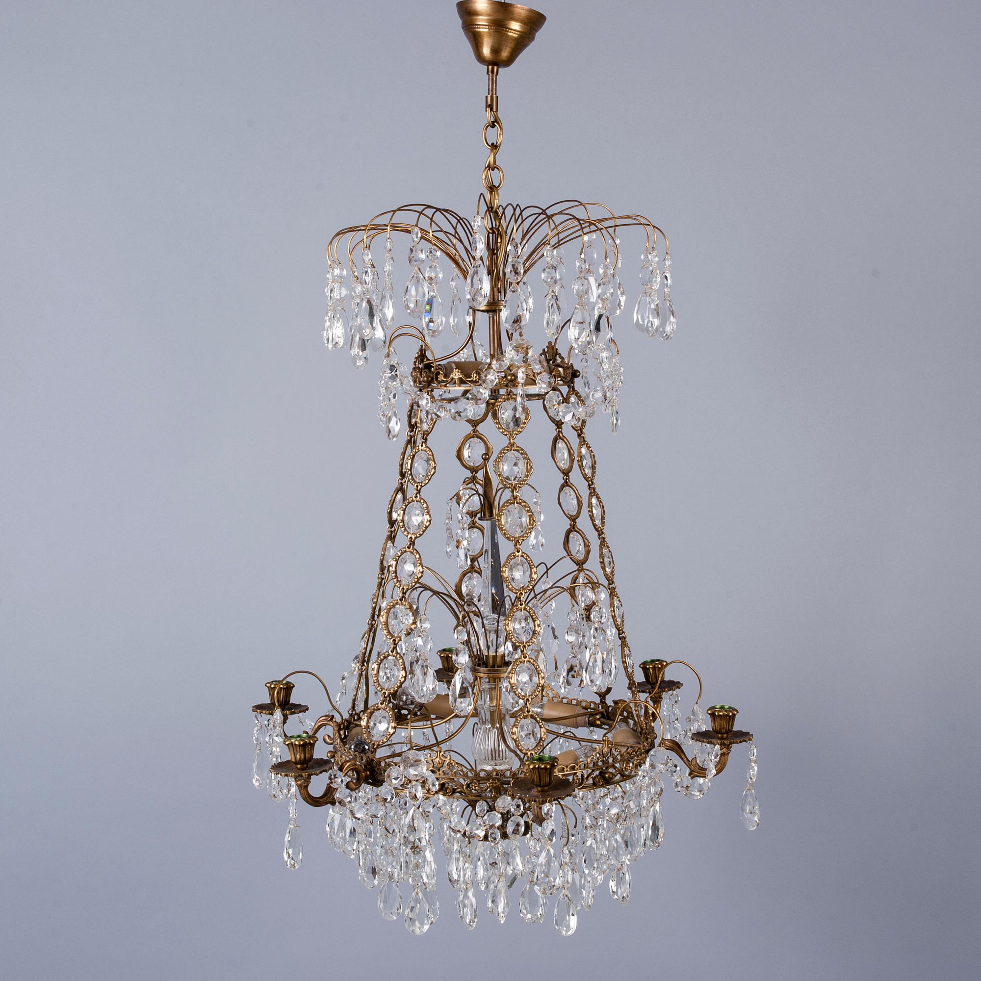 TAKKRONA, gustaviansk stil, 1900-talets mitt. Höjd 80 cm.