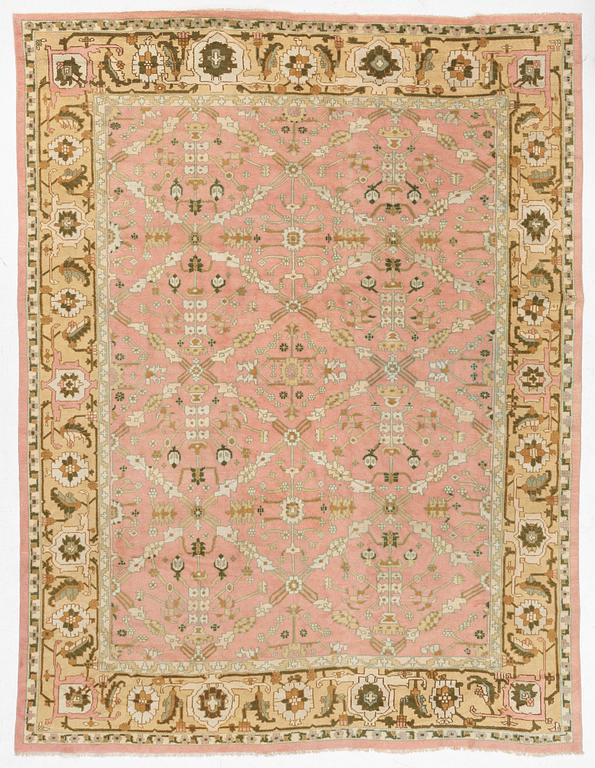 Carpet, India, possibly Amritsar, 1920s, approx. 402 x 305 cm.