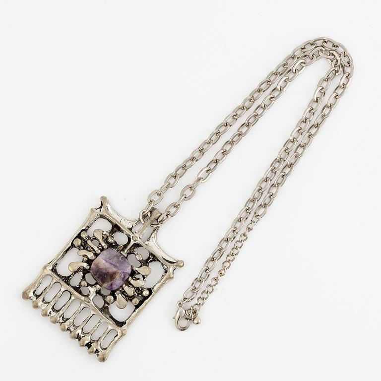 Necklace, tin with amethyst.