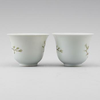 SKÅLAR, 1 par, porslin, Kina, 1900-tal.