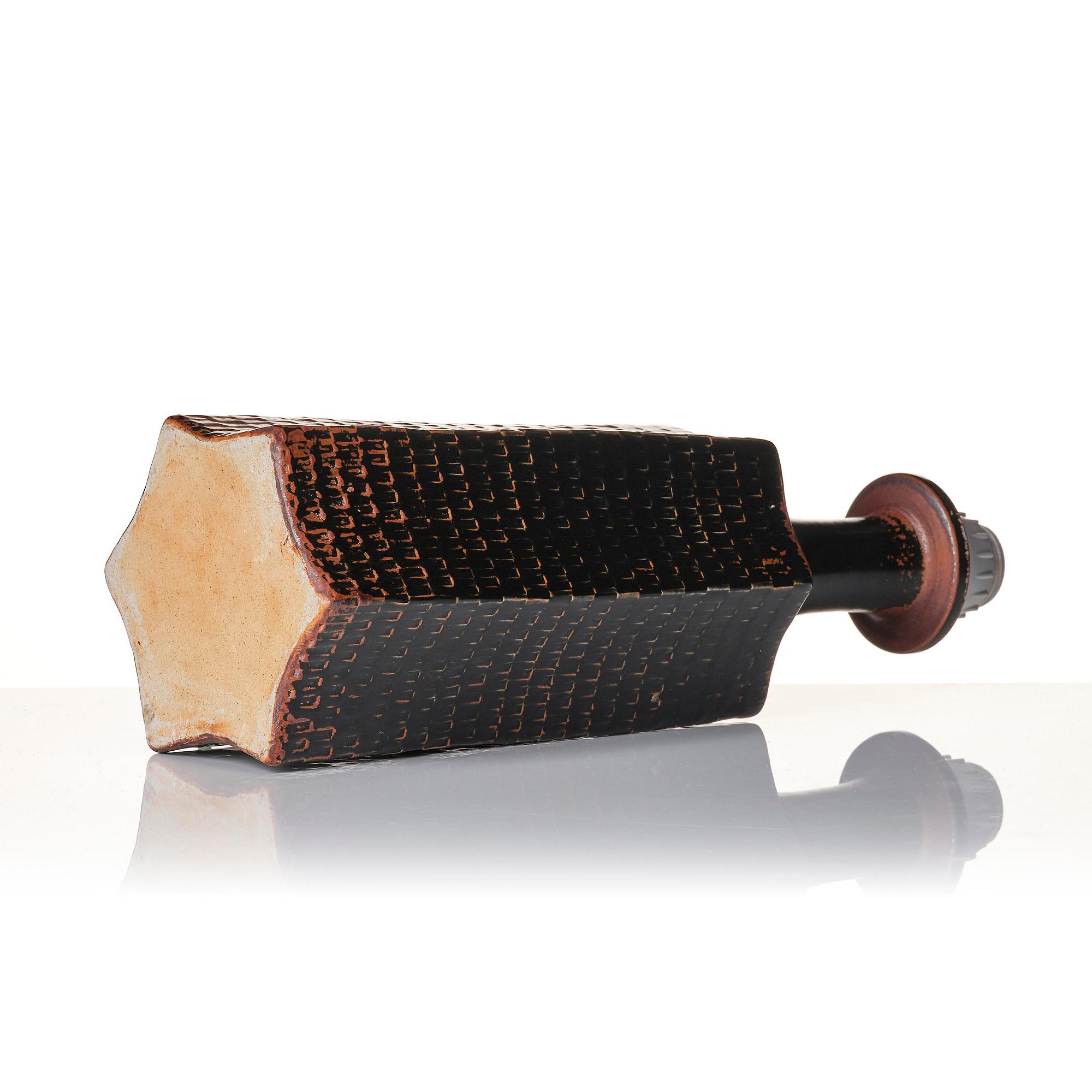 Stig Lindberg, a stoneware table lamp, Gustavsberg Studio 1970.