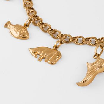 ARMBAND med 4 BERLOCKER, 18K guld, Mary Kvoch, Stockholm, 1959. Vikt 10,7 gram.