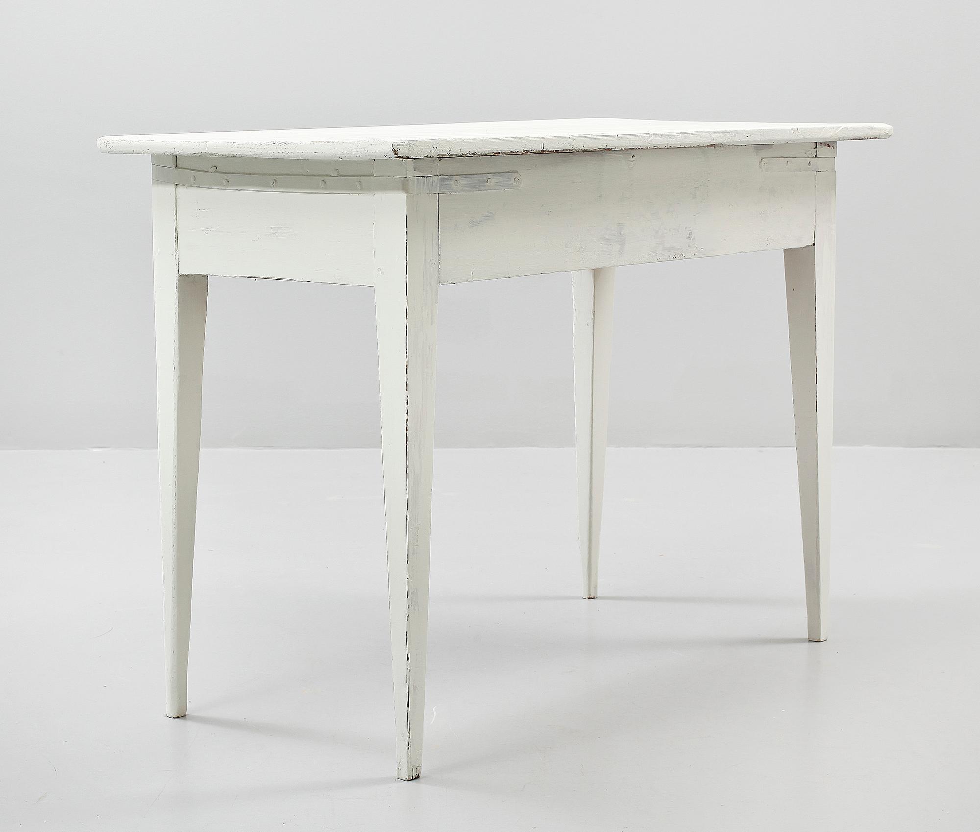 BORD, gustavianskt provinsarbete, 1800-talets början.