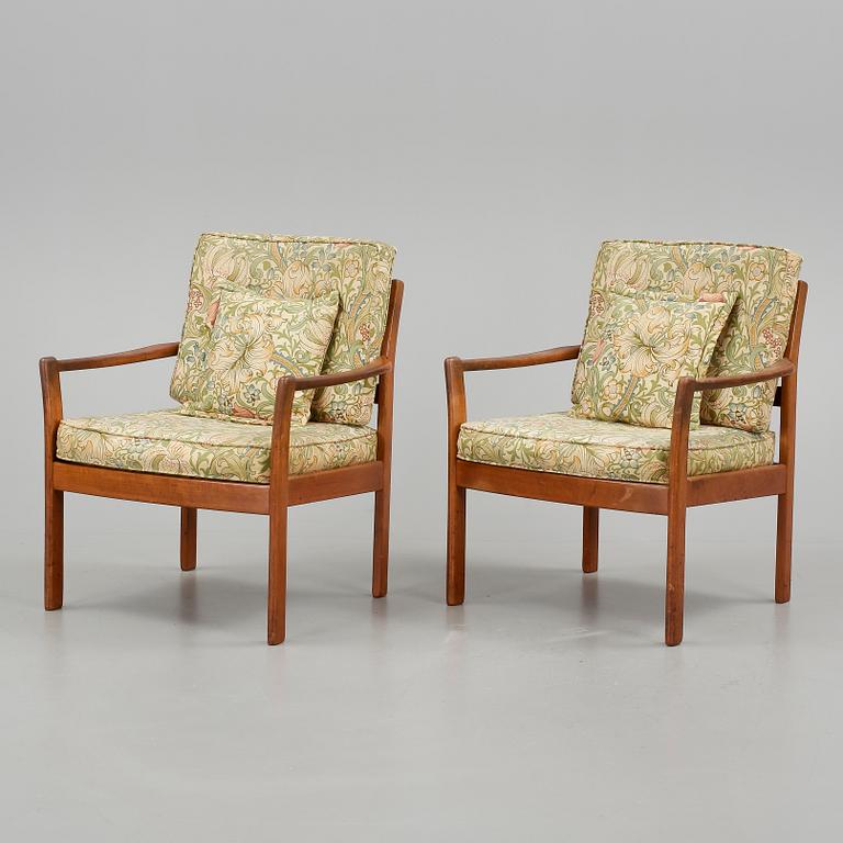 FÅTÖLJER, ett par, 1960-tal.