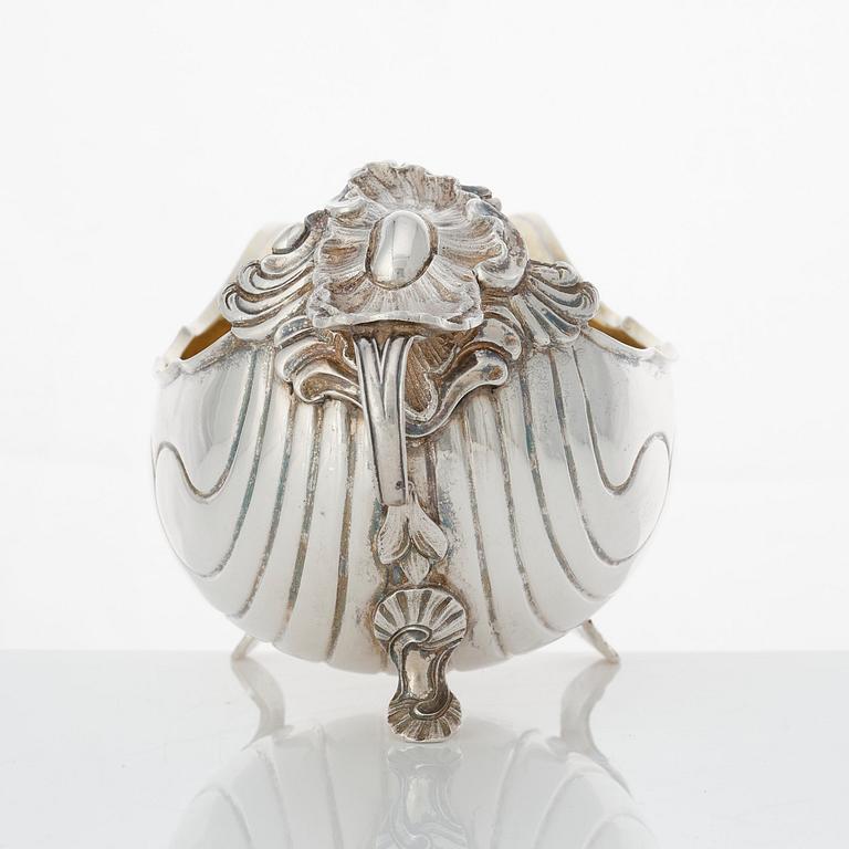 Isak Sauer, gräddsnäcka, silver, Stockholm 1765. Rokoko.