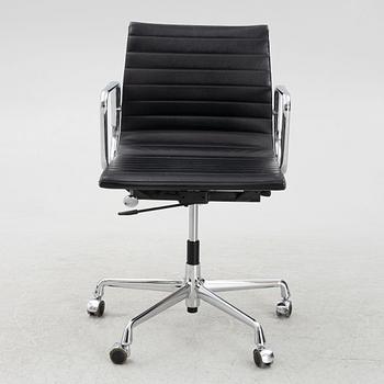 Charles & Ray Eames, office chair, "EA117" Vitra.
