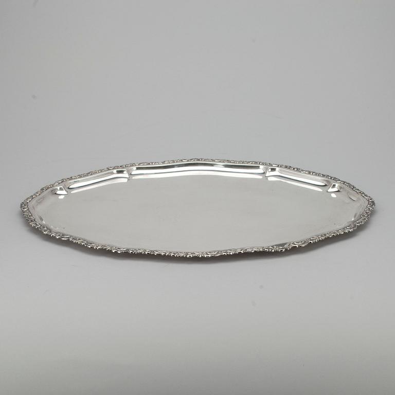 BRICKA, silver, Kultakeskus, Tavastehus 1942. Vikt 1174,5 g.