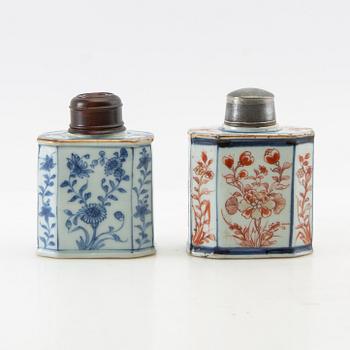 Tedosor 2 st Kina 1700-tal porslin.