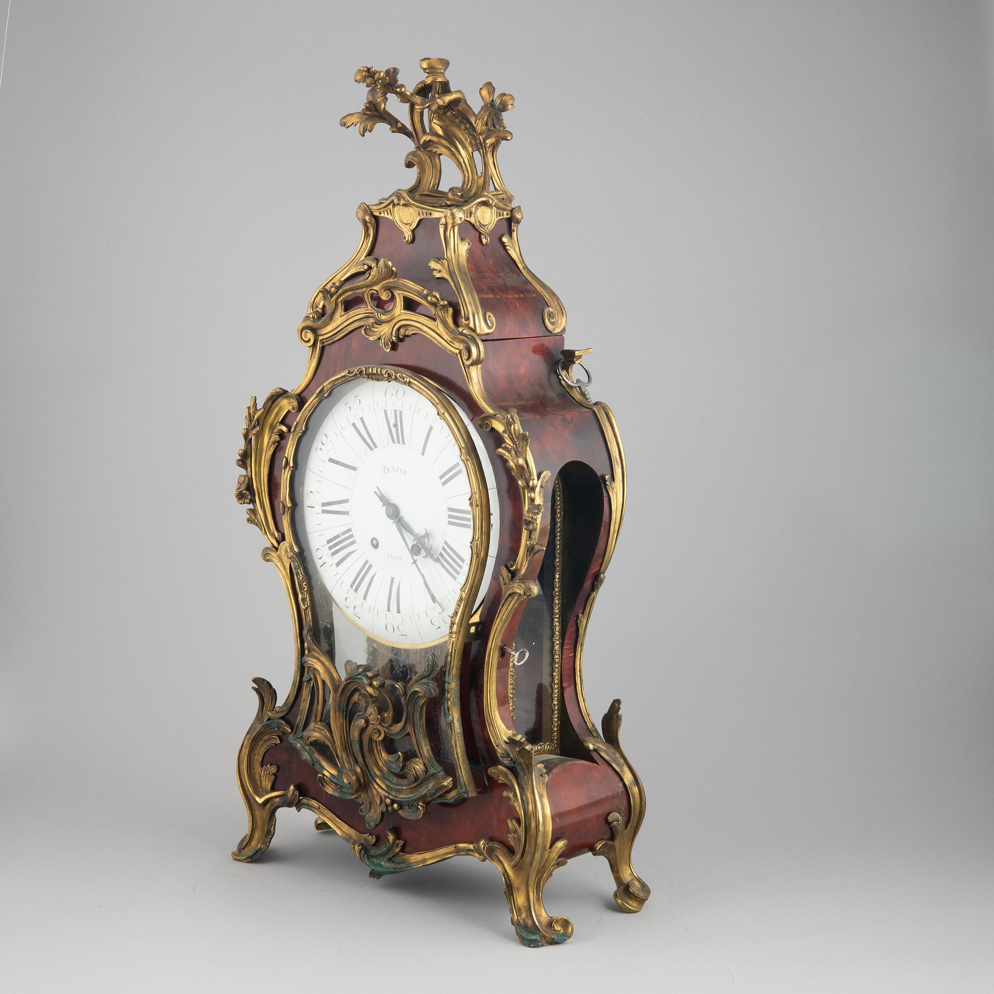 A French Louis XV-style bracket clock, second half of the 19th Century.