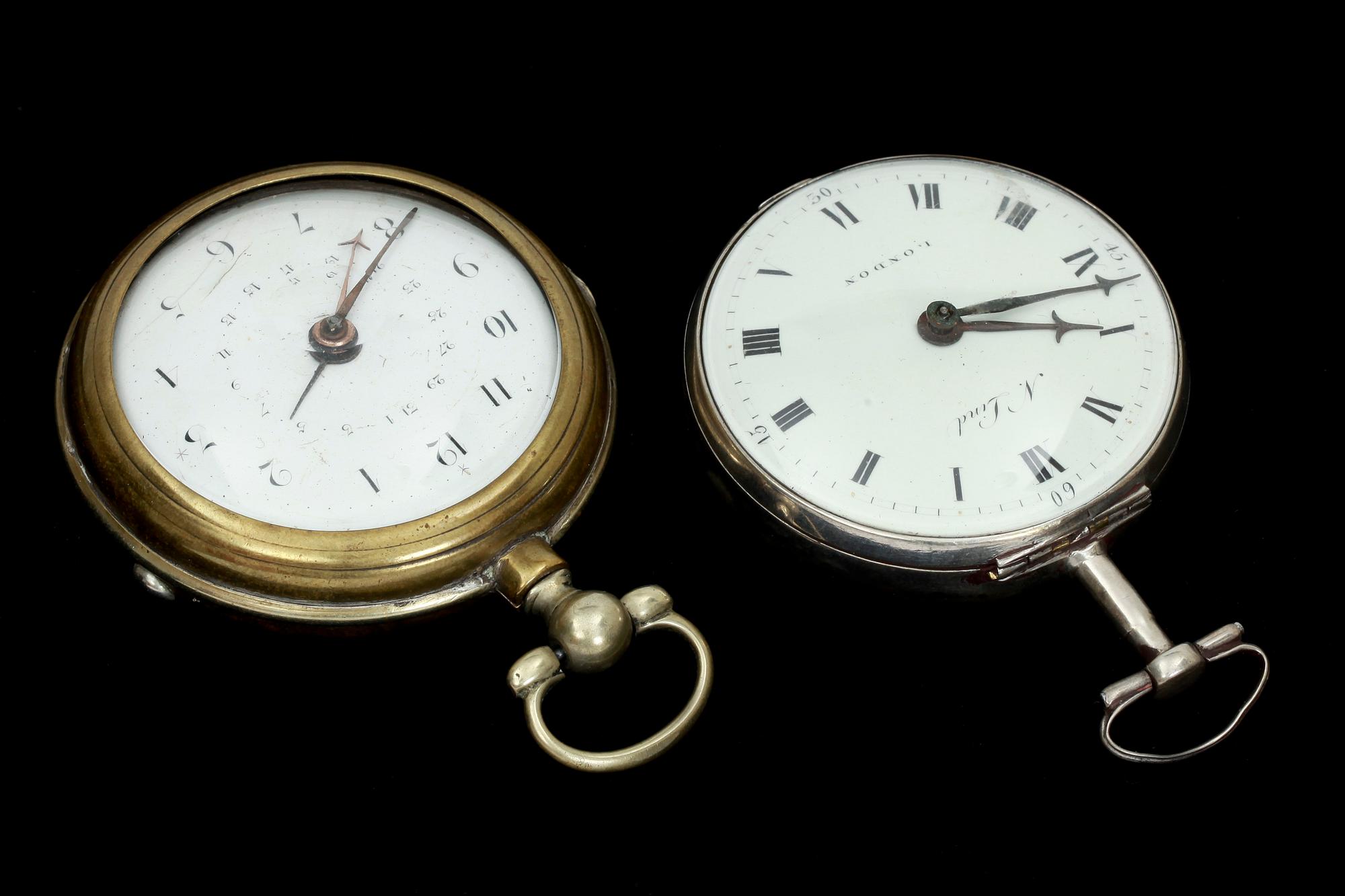 HERRFICKUR, 2 st, spindelgång, silver, omkring år 1800.