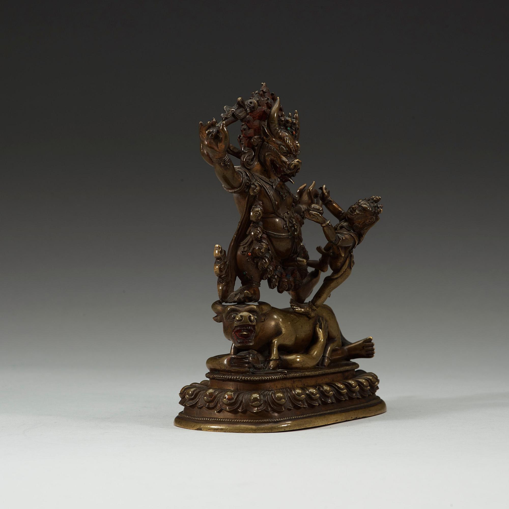 DHARMAPALA, brons. Mongoliet eller Tibet, tidigt 1800-tal.