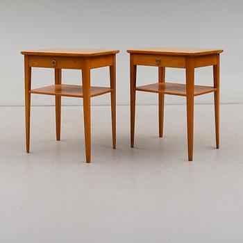 SÄNGBORD, 1 par, 1900-talets mitt.