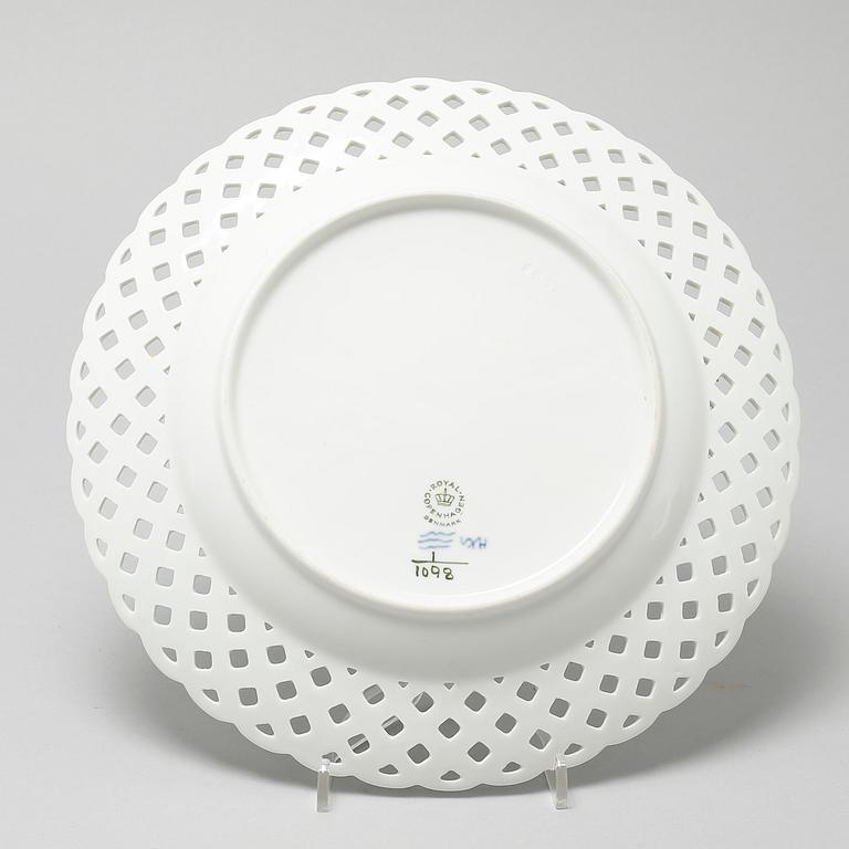 A plate/platter, "Blue fluted full lace" by Royal Copenhagen, 1960/70s.