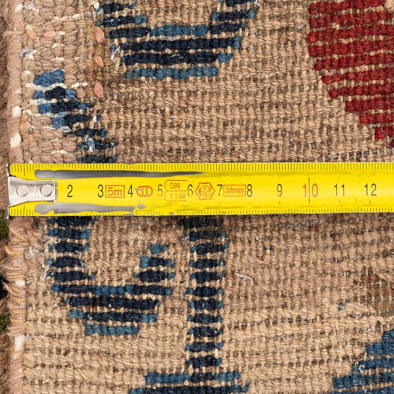 Matta, antik Tibet, 1890-1900, ca 166 x 88 cm.