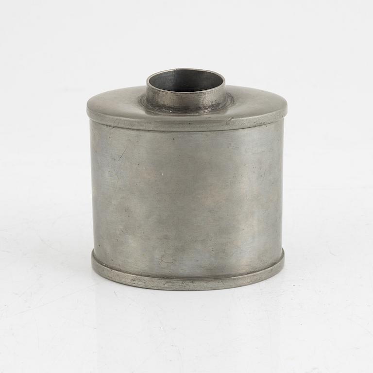 Firma Svenskt Tenn, a pewter tea caddie, Stockholm, 1925.