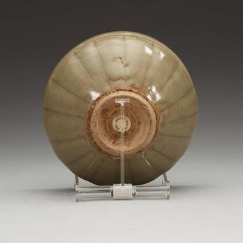 A celadon bowl, Northern Jin dynasty (1115-1234).