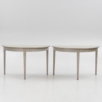 A mid-19th century dining table.