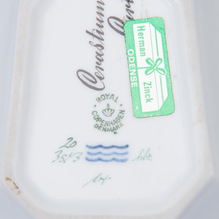 GELÉFAT, porslin, "Flora Danica", Royal Copenhagen, Danmark, 1959.