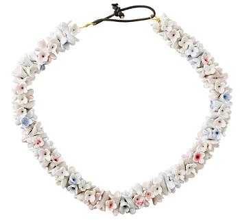 A Stig Lindberg 'parian' ceramic necklace, Gustavsberg 1930's-40's.