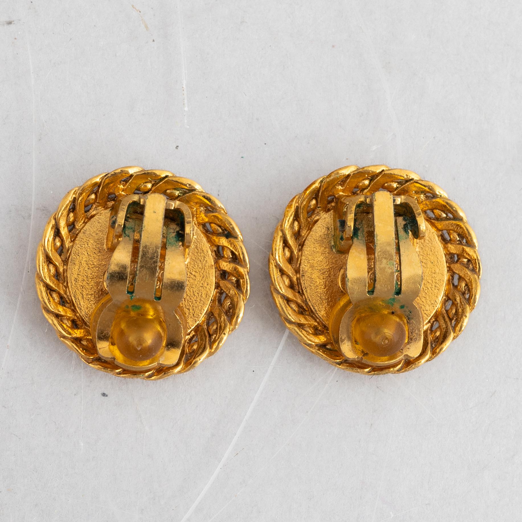 Chanel, earrings, a pair.