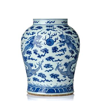 1049. A large blue and white dragon jar, Qing dynasty, 19th Century.