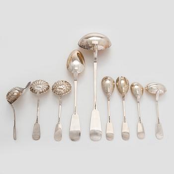 A canteen box of 253 pieces silver cutlery by Viktor Lindman, Helsinki 1916.