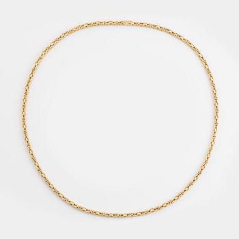 An 18K gold Meister necklace.