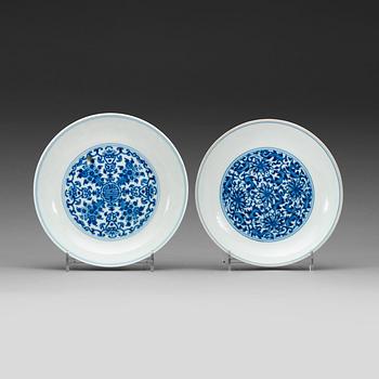 554. Two blue and white dishes, Qing dynasty presumably 19th century, with Yongzhengs six character mark.