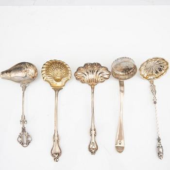 A collection of serving cutlery, 21 pieces, silver, 18th/19th/20th century, various manufacturers weight appr 1397 grams.