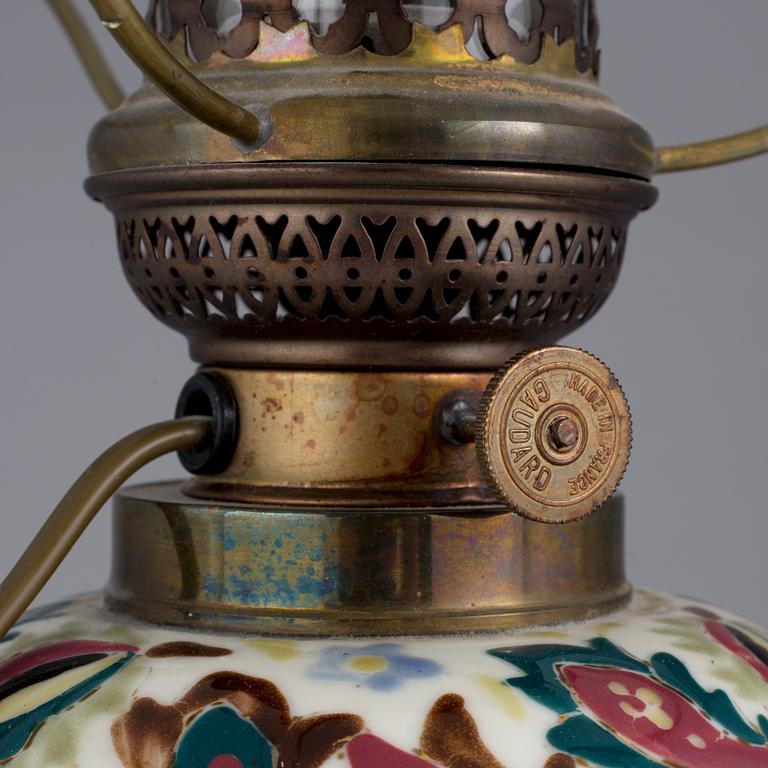 FOTOGENLAMPA, majolika, sent 1800-tal.