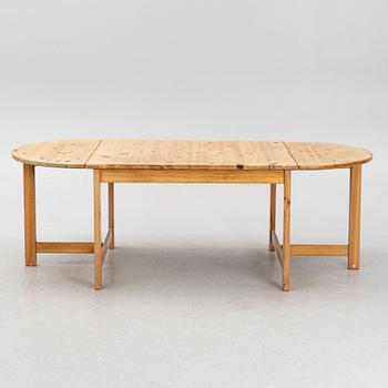 A dining table, second half of the 20th Century.