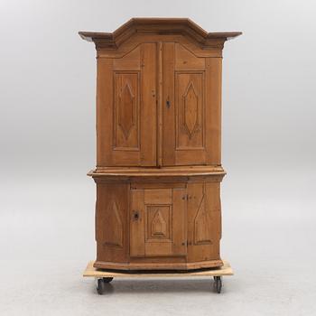 A cabinet, 18th Century.