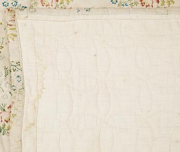 SILK BED COVER, quilted. Probably Swedish 18th century. 193 x 170 cm.