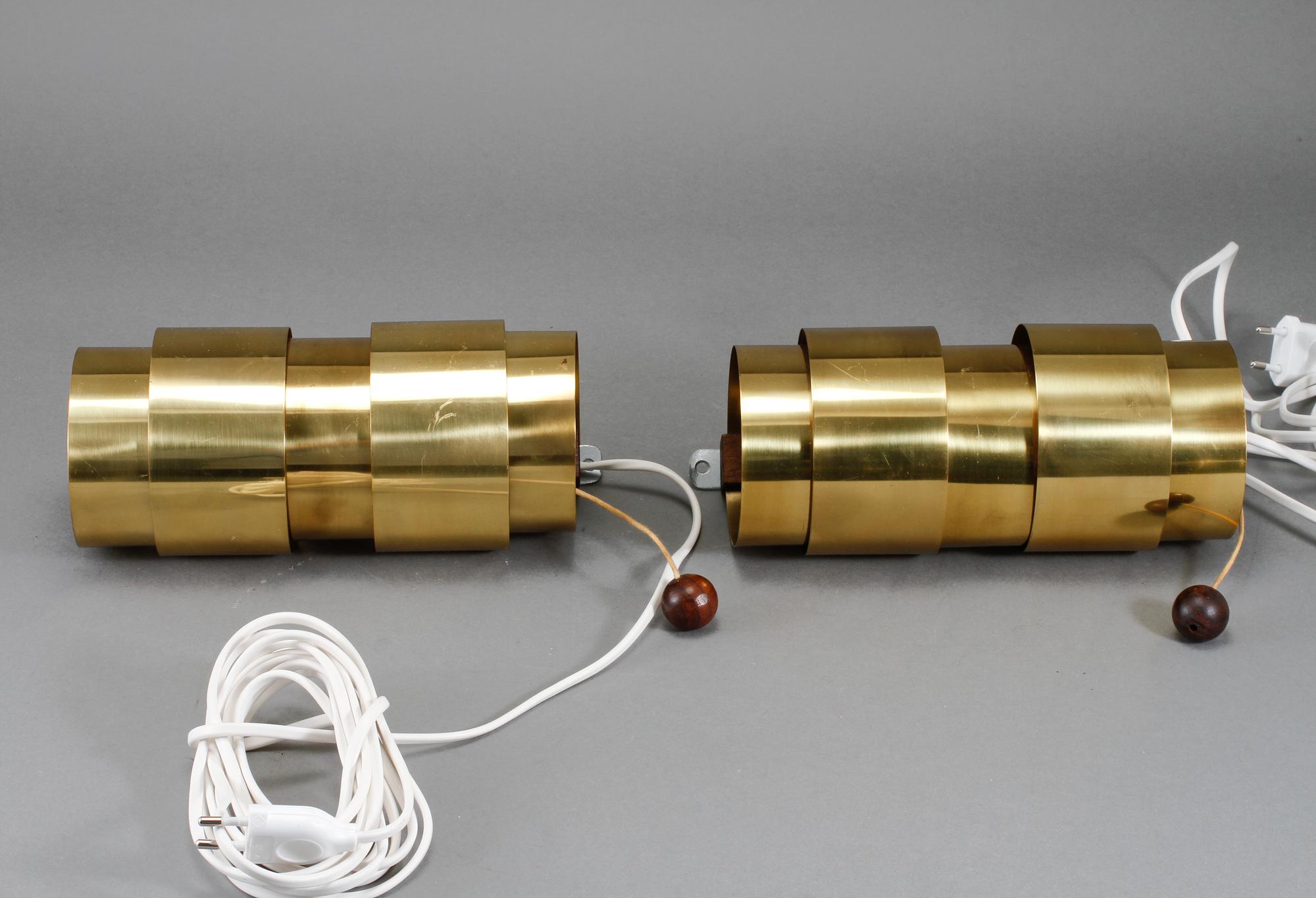 VÄGGLAMPOR, ett par, troligen Hans-Agne Jakobsson, Markaryd, 1900-talets andra hälft.