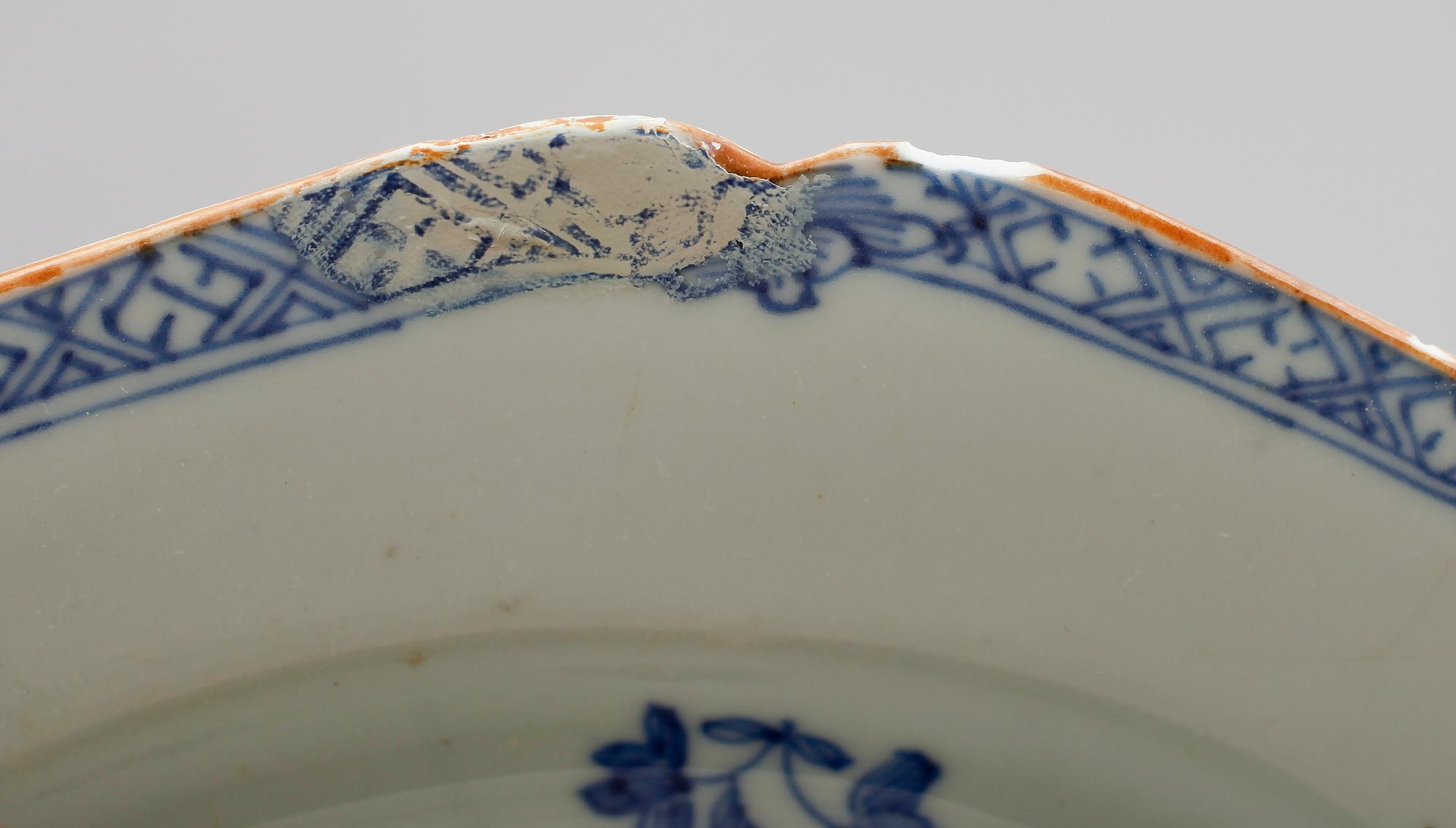 TALLRIKAR, 12 st, porslin, Kina, Qianlong 1736-1795.