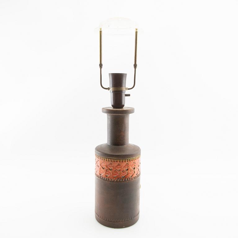 Skål, bordslampa samt fågel Bitossi Italien 1900-talets senare del delvis glaserat stengods.