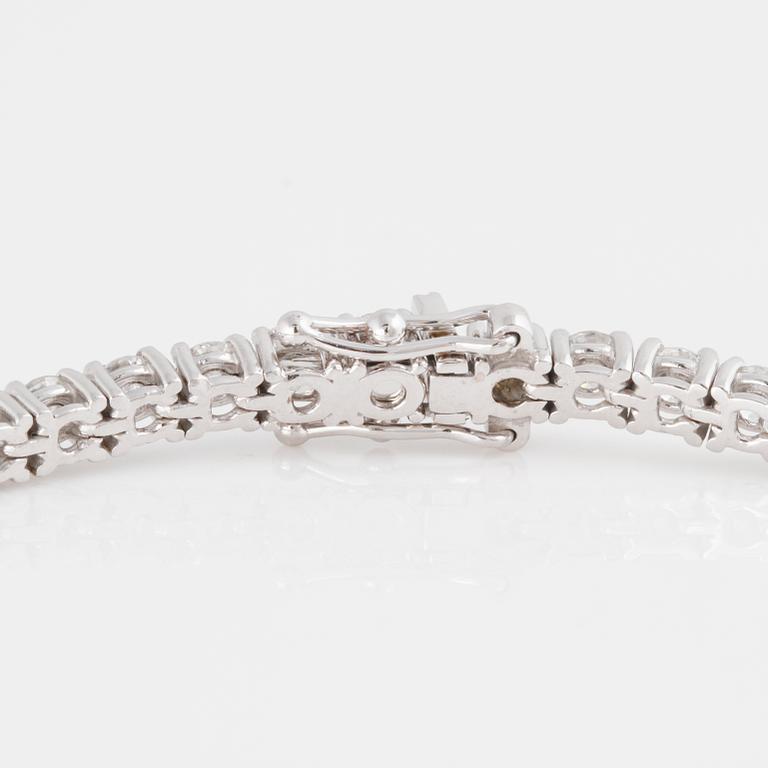 ARMBAND, sk tennisarmband, med briljantslipade diamanter, ca 5.00 ct.