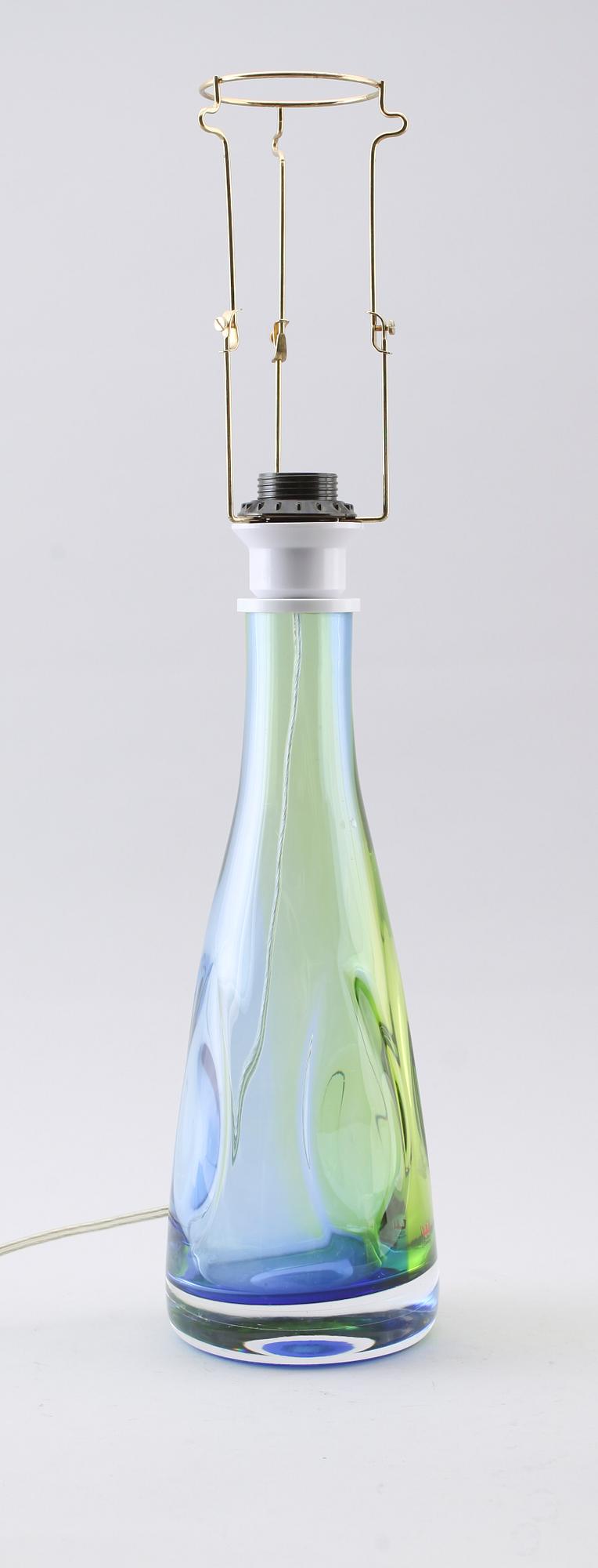 BORDSLAMPA, glas, Göran Wärff, Kosta, signerad.
