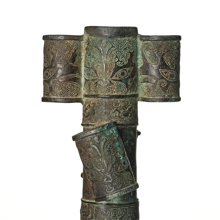 A large bronze 'arrow' vase, Touhu, Yuan dynasty (1271-1368).