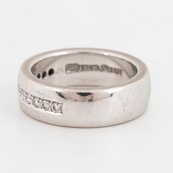 Brilliant-cut diamond ring by Engelbert.