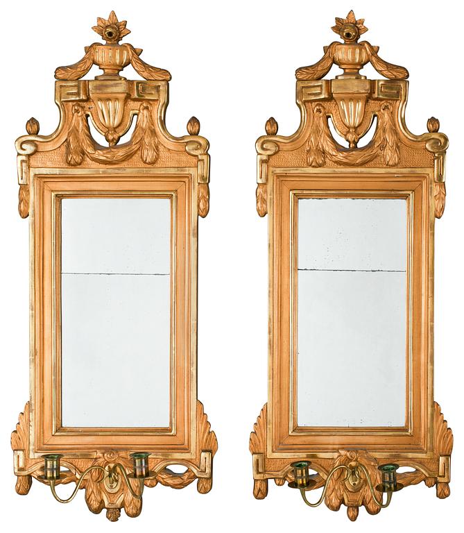 SPEGELLAMPETTER, för två ljus, ett par. Gustavianska, 1700-talets slut.
