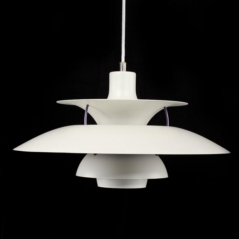 TAKLAMPA, "PH 5", Poul Henningsen för Louis Poulsen, Danmark, 1900-talets slut. Höjd 27 cm.