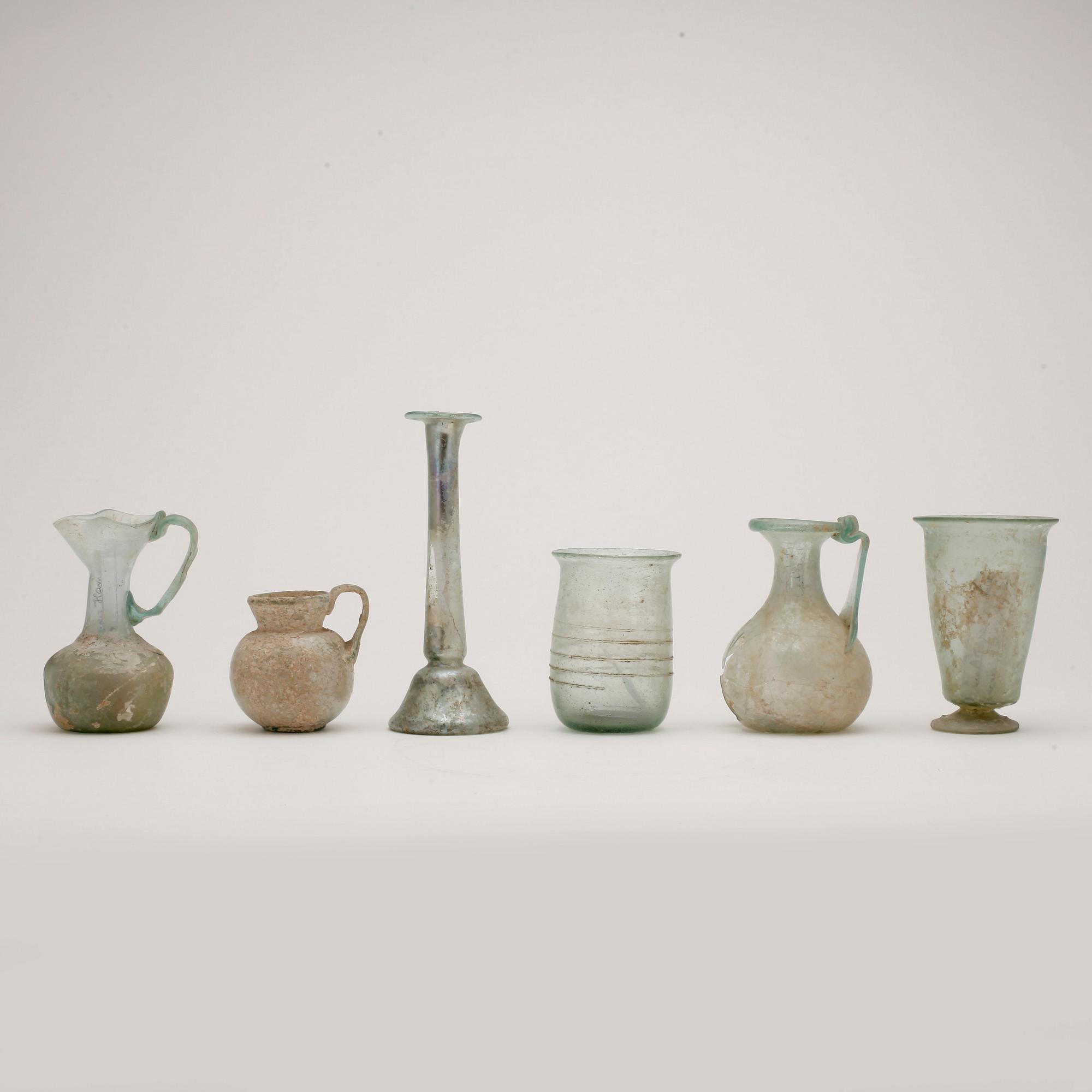 GLASKÄRL, 6 st, mest forntida, Medelhavsområdet.