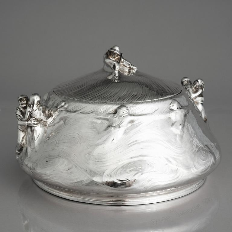 Aron Jerndahl, terrin med lock "Dansen", Johan August Ferngren  Stockholm 1930, silver.