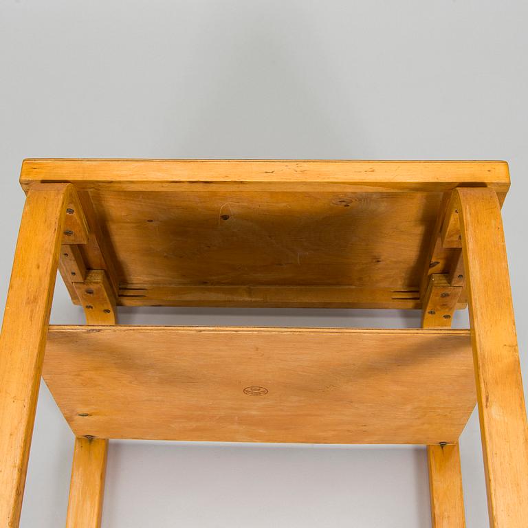 Alvar Aalto, a mid-20th century 'A86' table for O.Y. Huonekalu-ja Rakennustyötehdas A.B.